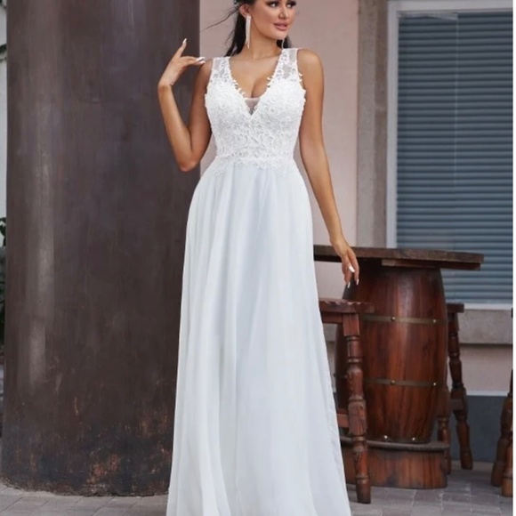 Wedding Dress - Picture 2 of 4